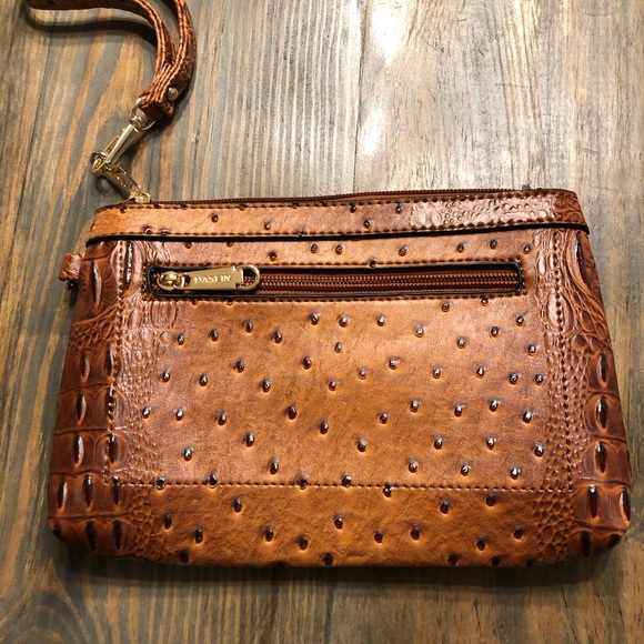 NEW! Nice faux Ostrich Skin Wristlet with strap. - Picture 2 of 7